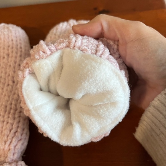 ROOTS soft pink Chenile Soft fleece lined mittens - Picture 3 of 6